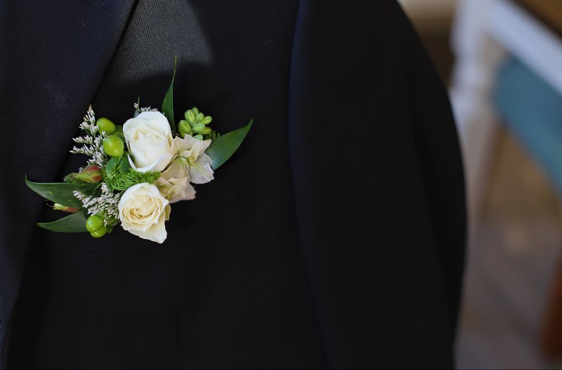 Evolution Boutonniere