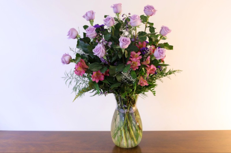 One Dozen Roses Premium