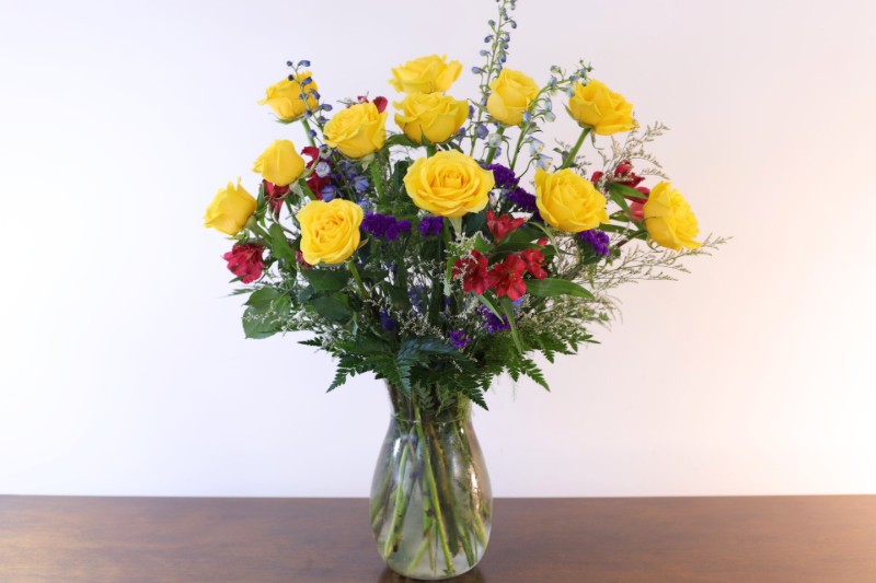 One Dozen Yellow Roses Premium